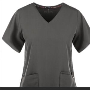 MUST GO! New Vera Bradly Scrub top small